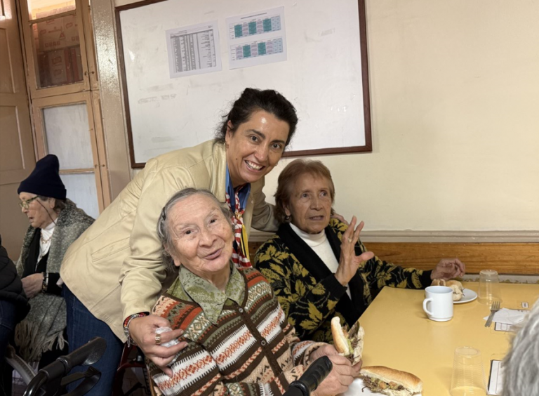 AuguStar Seguros celebró el Día de la Madre junto a Fundación Las Rosas